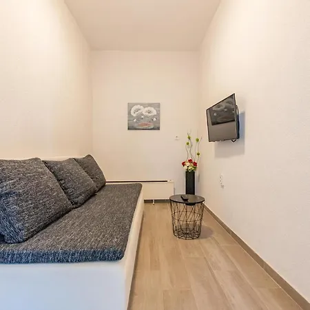 1 Bedroom Amazing In Pag