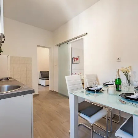 Appartement 1 Bedroom Amazing In Pag *
