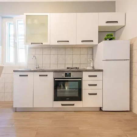 1 Bedroom Amazing In Pag *